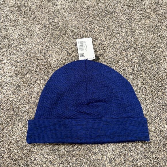 NWT lululemon Engineered warmth Beanie S/M - Picture 3 of 4